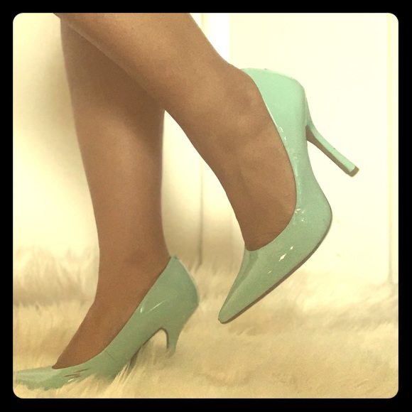 Guess turquoise patent Pumps - Picture 1 of 7